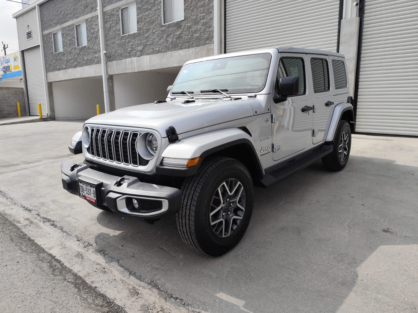 Jeep Wrangler Sahara 2024