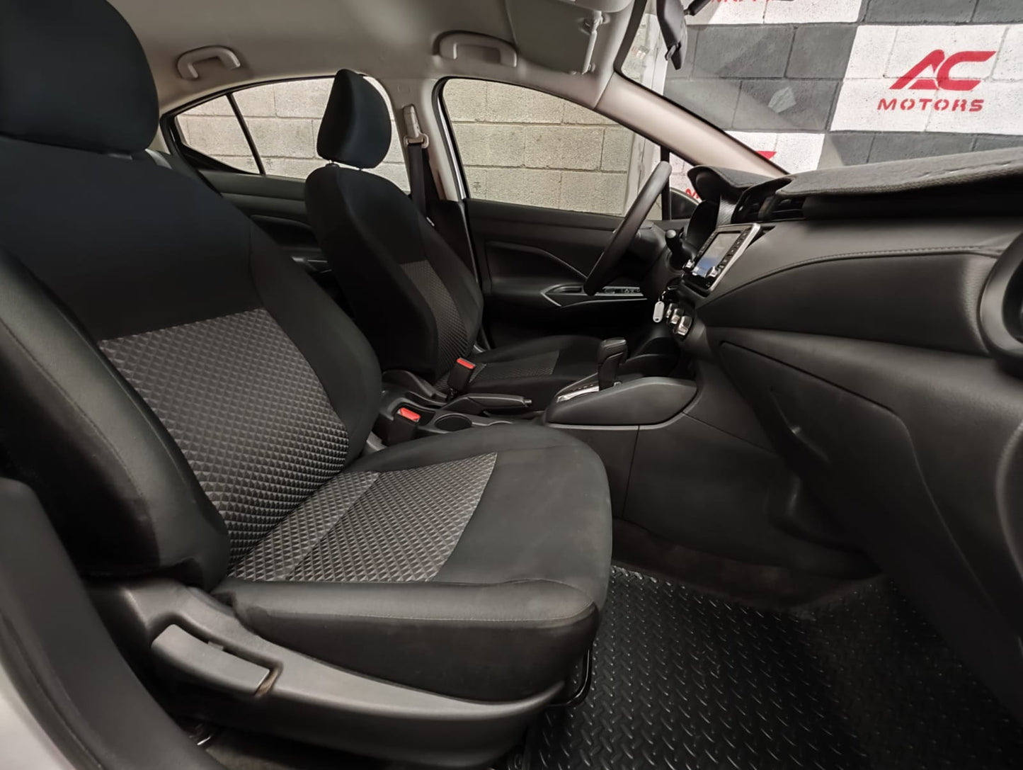 Nissan Versa Sense 2024