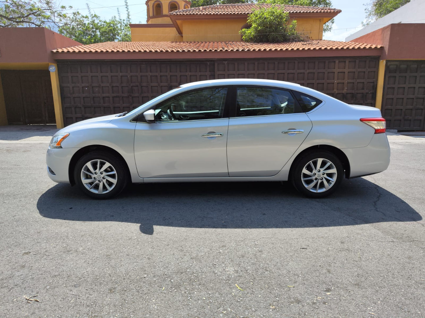 Nissan Sentra Sense 2015