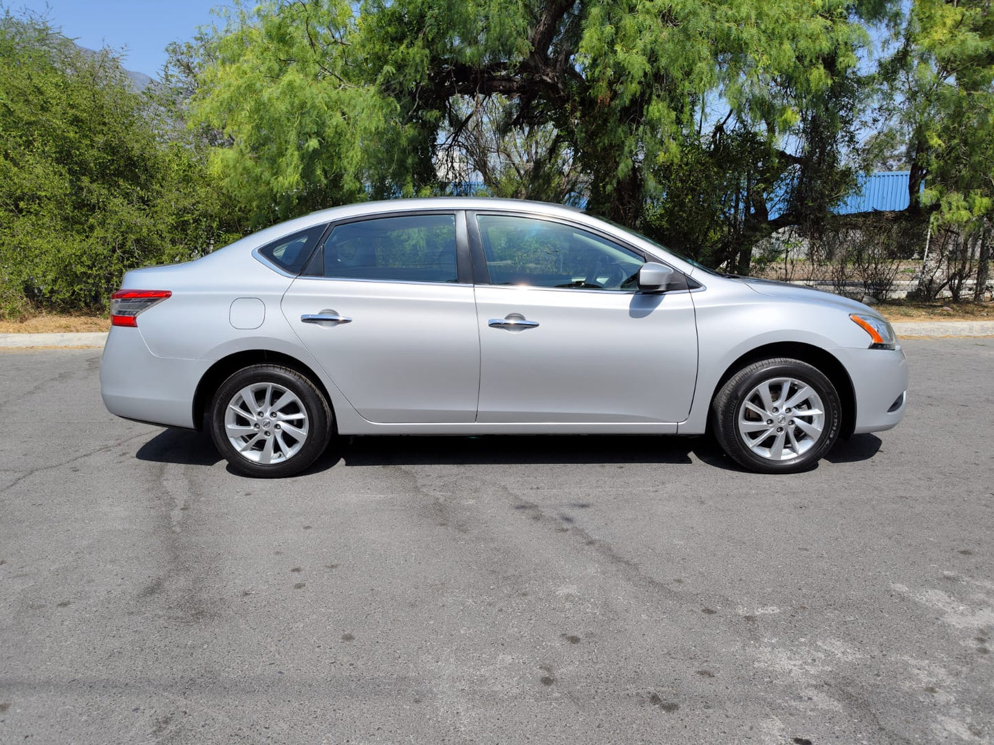 Nissan Sentra Sense 2015