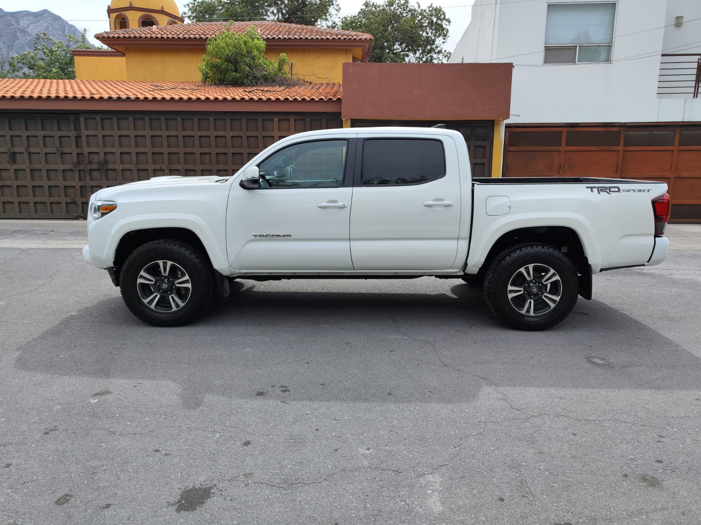 Toyota Tacoma Sport 2019