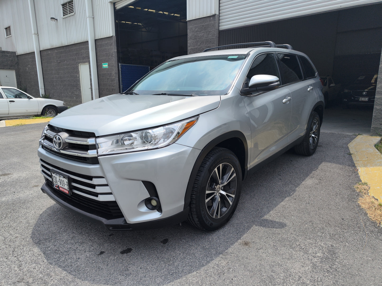 Toyota Highlander LE 2019