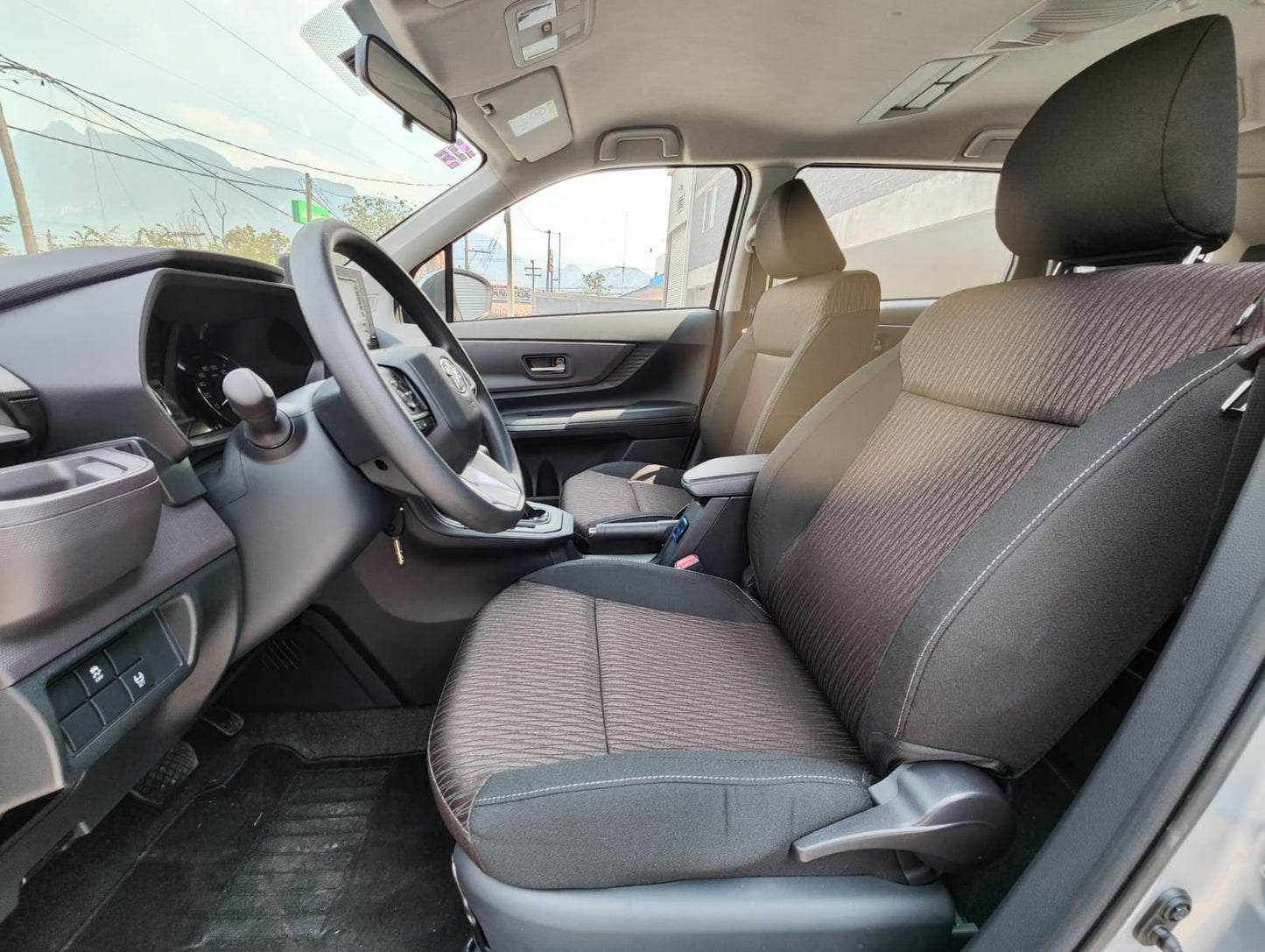 Toyota Avanza XLE 2025