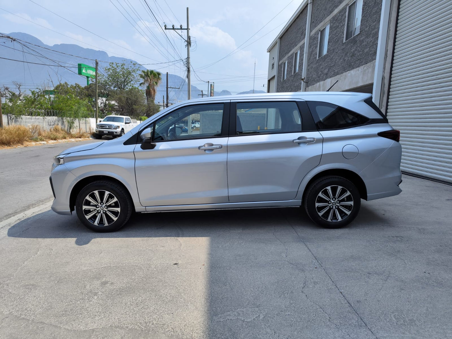 Toyota Avanza XLE 2025
