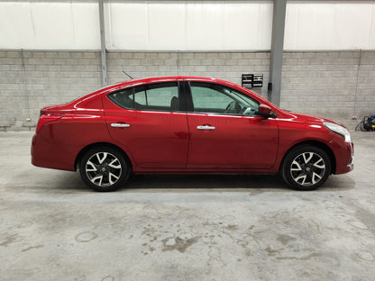 Nissan Versa Advance 2019