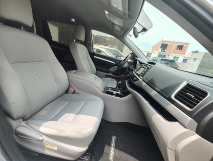 Toyota Highlander LE 2019